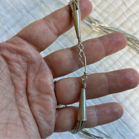 ESTATE STERLING SILVER 10 STRAND 12” LIQUID SILVER HEISHI OLD PAWN - Picture 8 of 9